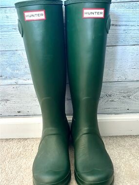 Hunter Tall Rain Boots in Forest Green